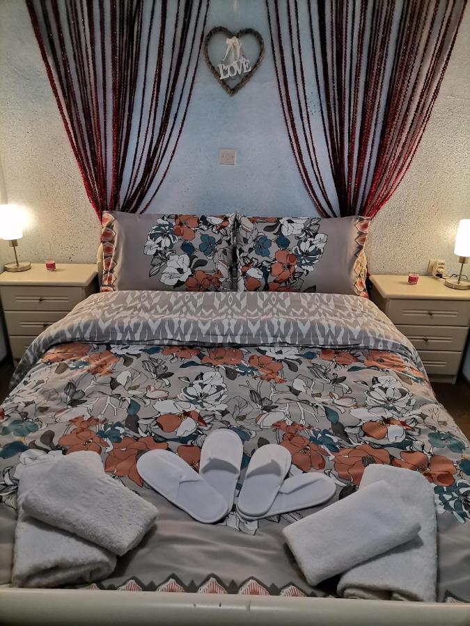 Appartamento Frasta'S Rose Plaka  Esterno foto