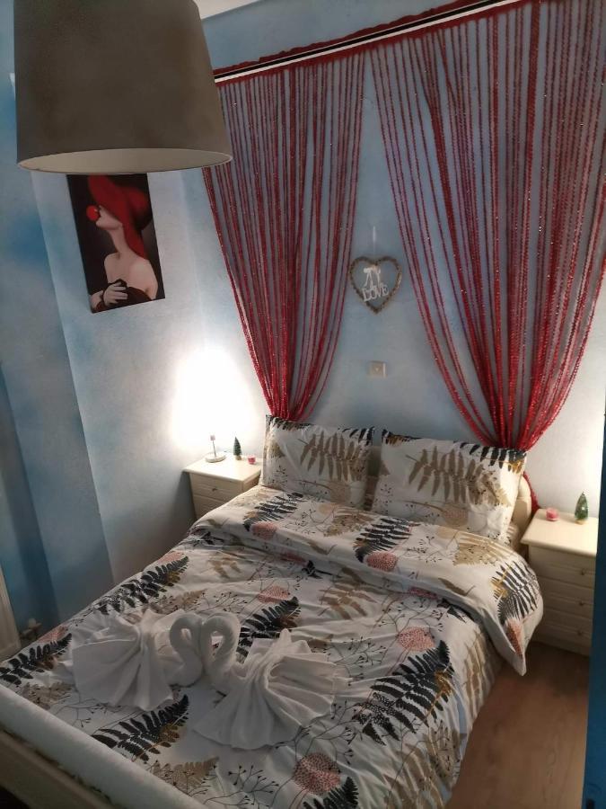 Appartamento Frasta'S Rose Plaka  Esterno foto
